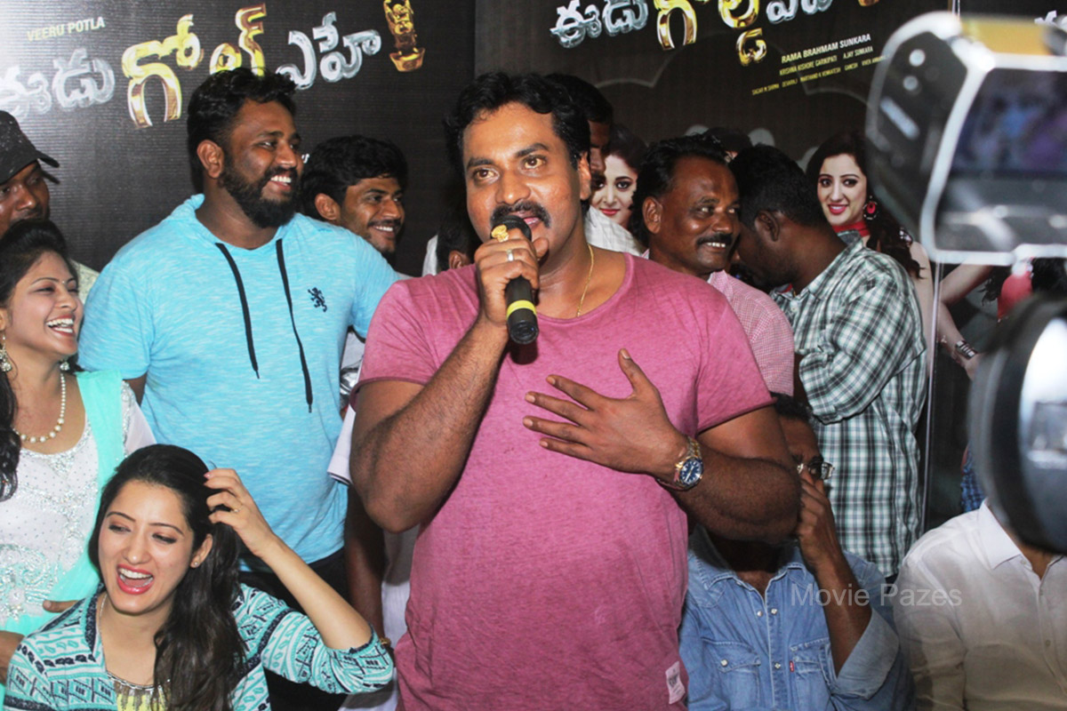 eedu-gold-ehe-team-at-vizag-cmr-shopping-mall
